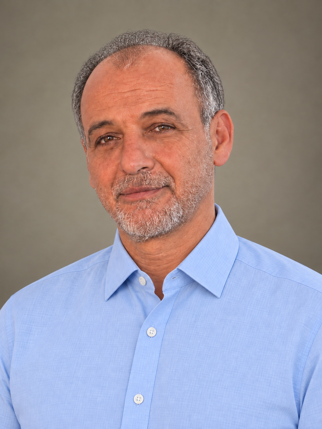 حسین زارع، بنیانگذار و مؤسس گلخانه